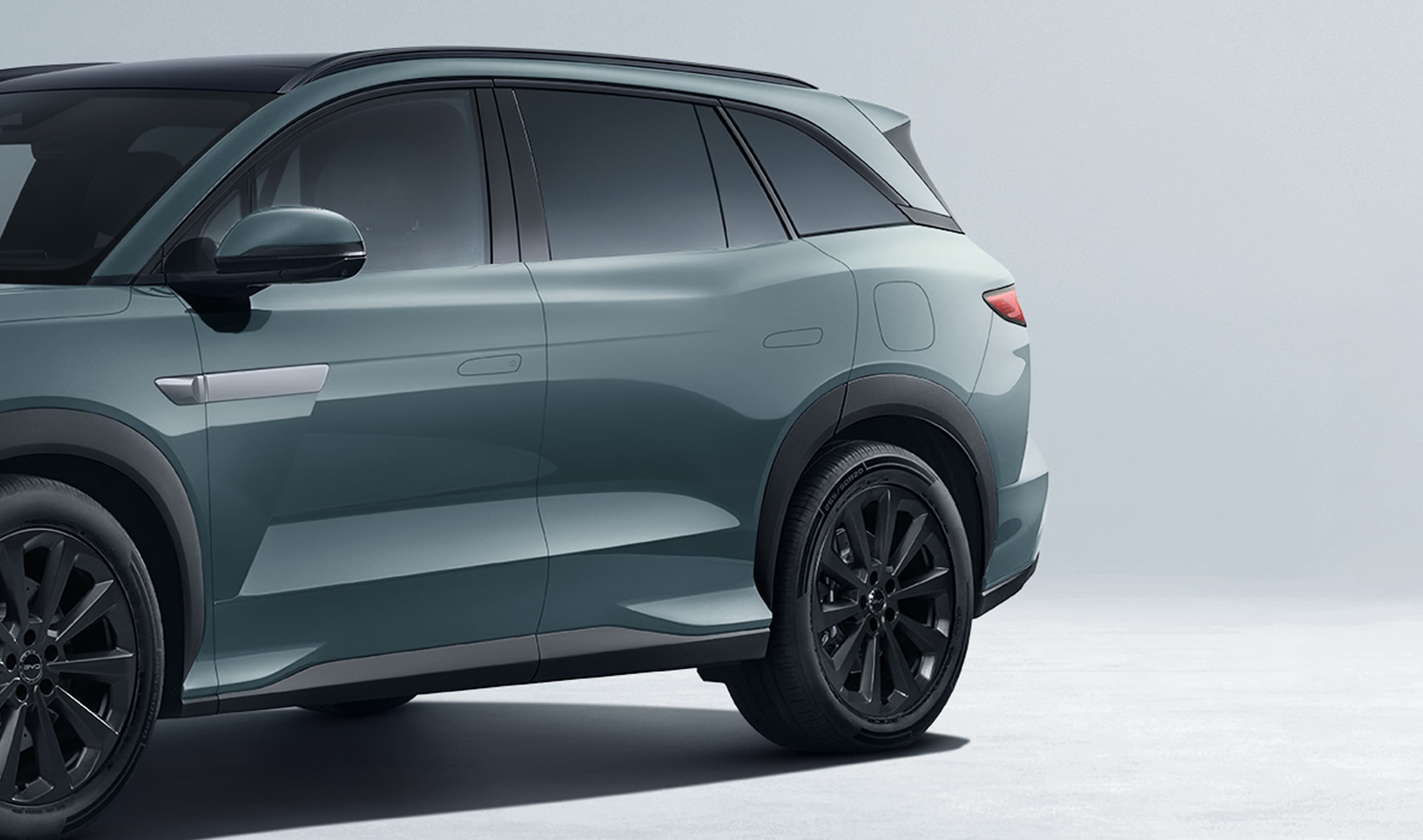 BYD ATTO 8